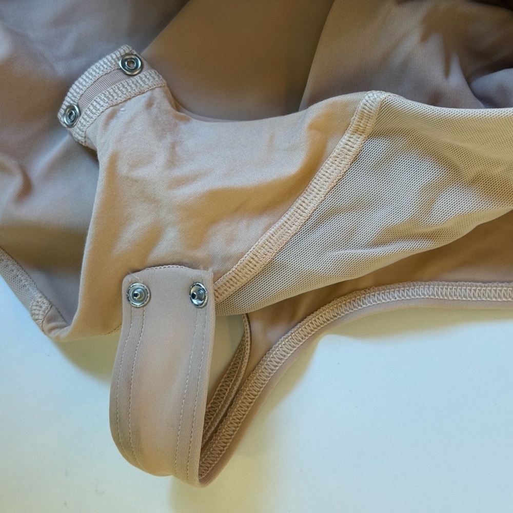 Wolford NWT Best Seller: Matt De Luxe String Bodysuit - Powder: M body & C-cup - Picture 10 of 11